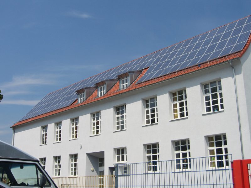 PV Grunschule Nauheim Dach der Grundschule Nauheim mit Photovoltaik.